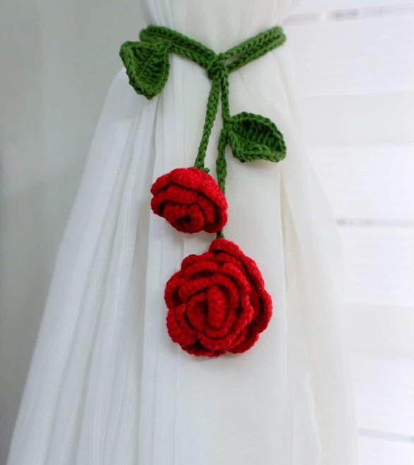 Rose Crochet Curtain Binder